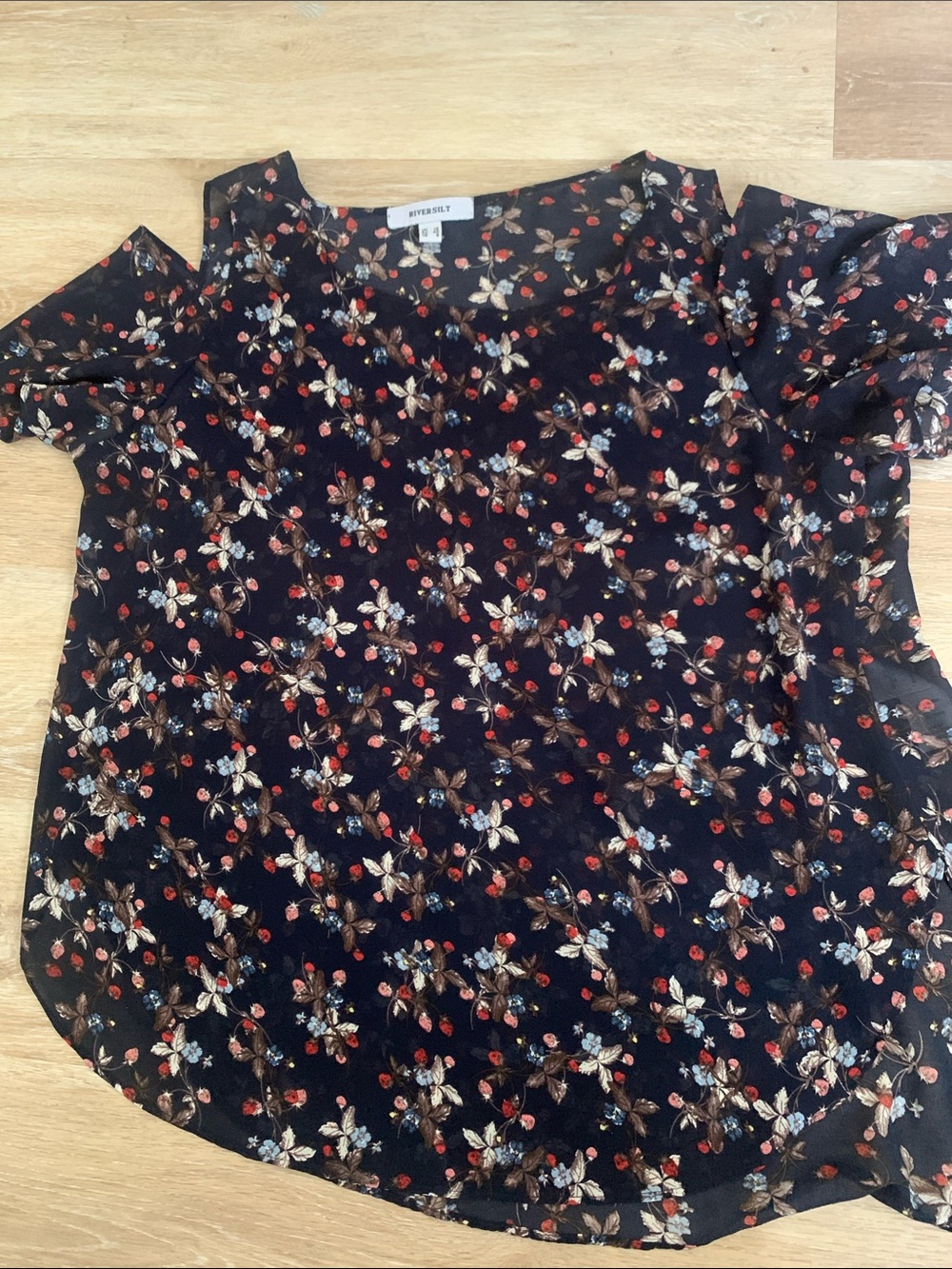 River Silt Black Floral Short Sleeve V-Neck Blouse